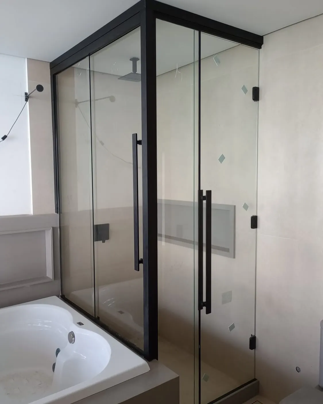 Box com perfil preto